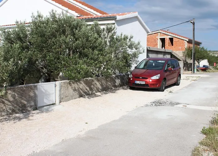 Apartments With A Parking Space Maslenica, Novigrad - 6548 Apartment Jasenice (Zadar)
