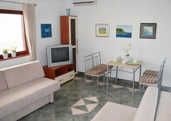 Apartments With A Parking Space Maslenica, Novigrad - 6548 *