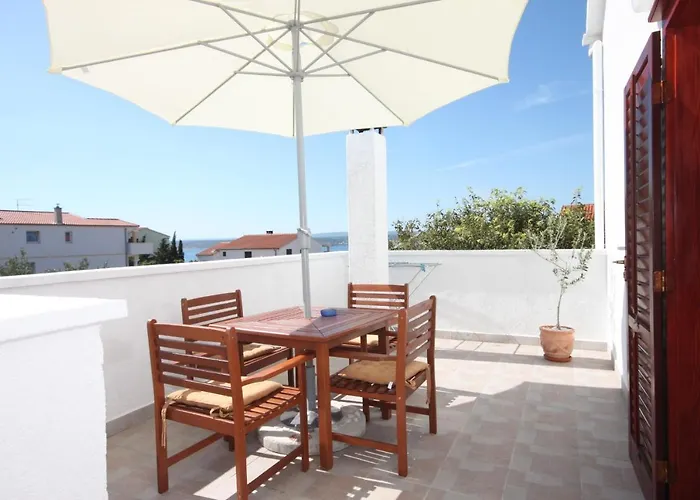 Apartment Apartments With A Parking Space Maslenica, Novigrad - 6548 *