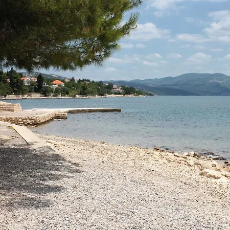 Apartments With A Parking Space Maslenica, Novigrad - 6548 Apartment Jasenice (Zadar)