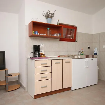 Apartments With A Parking Space Maslenica, Novigrad - 6548 Jasenice (Zadar)